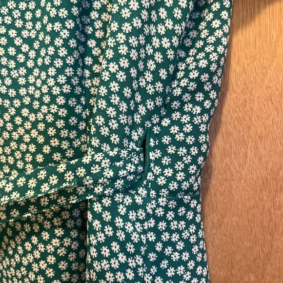 Abercrombie Wrap Dress Women’s XXS Green Floral Flutter Sleeve Boho Resort Beach - Picture 6 of 9